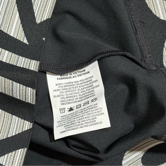 NWT Ladies NIKE PRO DRI-FIT Black Cropped Sleeveless Graphic Training Top S - Picture 10 of 12